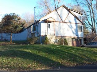 31 King Cole Rd, Hamburg, NJ 07419