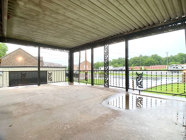 917 Sinclair Dr — Photo 32