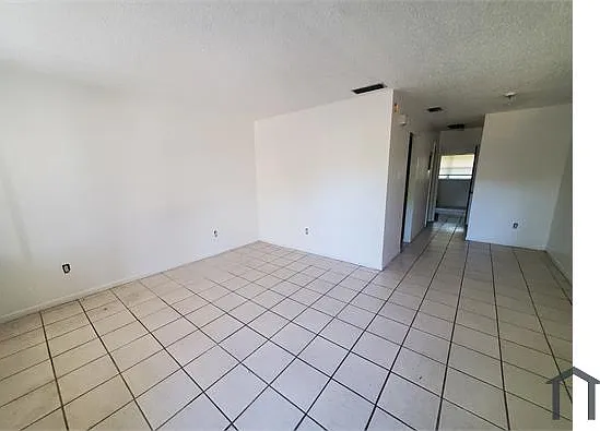 843 E Orange St #8 — Photo 3