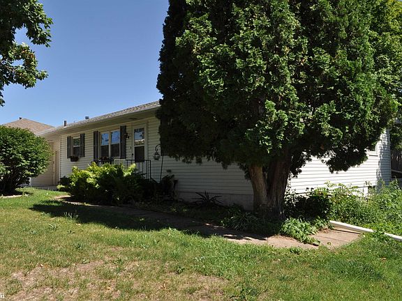 3rd image of 264 E 18th St