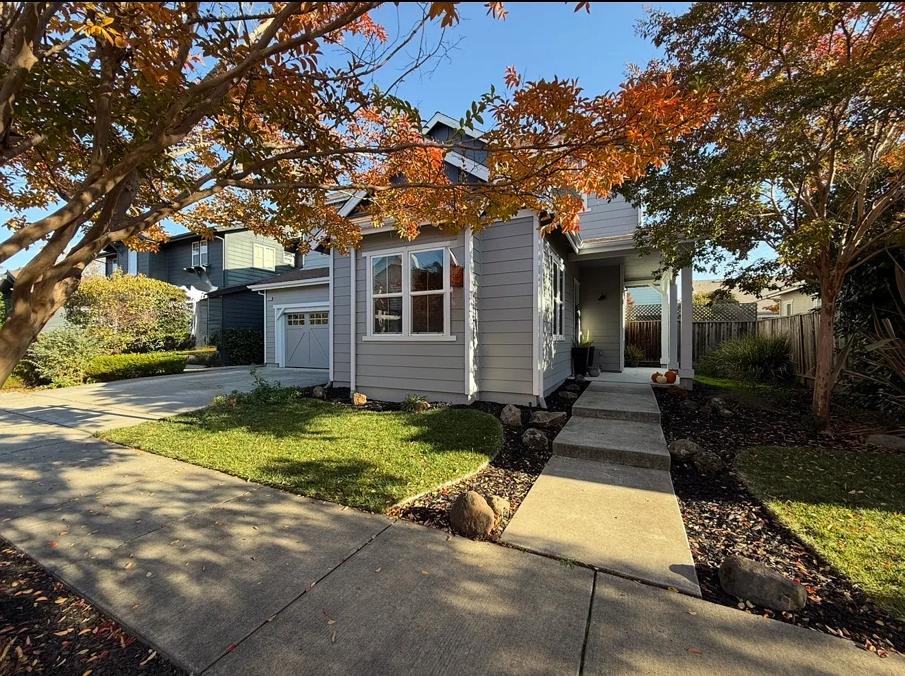 4 bed, 2382 sqft, $1,000 — Photo 2