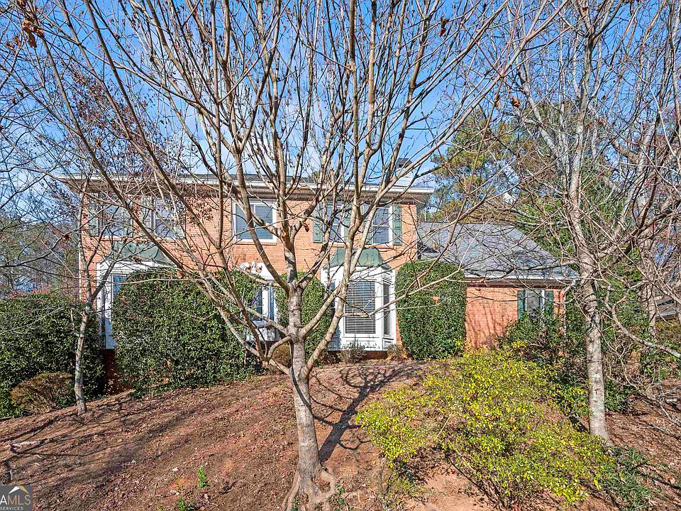 1st image of 2620 Twin Lakes Way NE