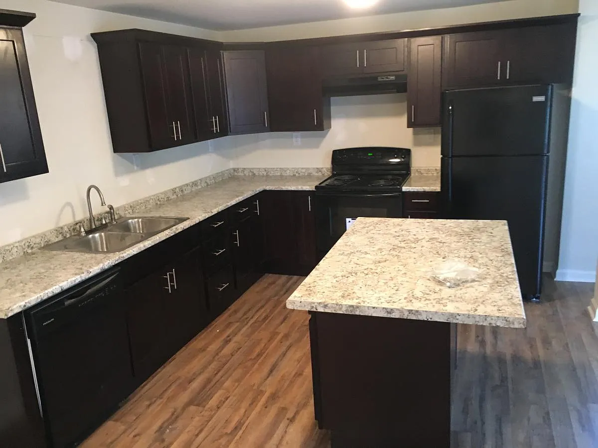 2 bed, 1100 sqft, $1,585 — Photo 3