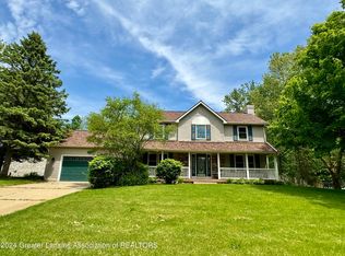 730 Tanbark Dr, Dimondale, MI 48821
