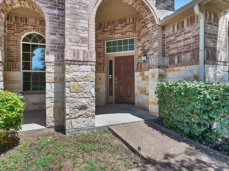 203 Raindance Cv — Photo 3