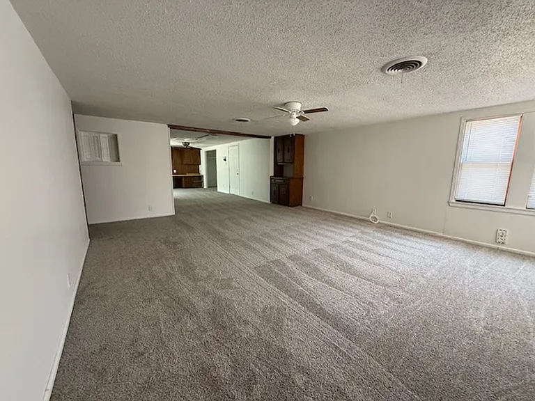2510 Marshall St — Photo 4