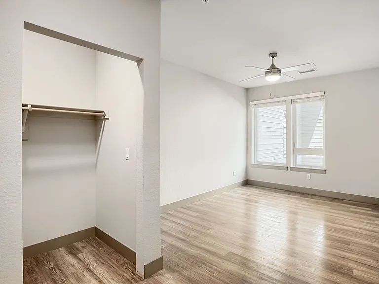 4923 King St — Photo 43