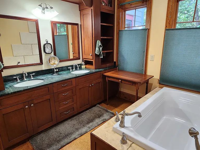 16946 Belle Isle Dr — Photo 25