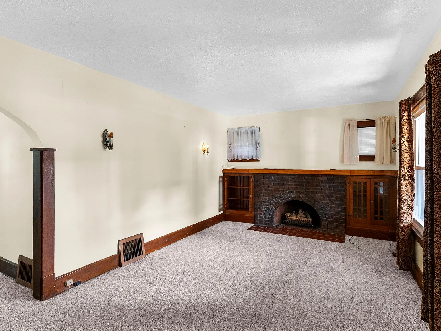 2 bed, 1100 sqft, $950 — Photo 3
