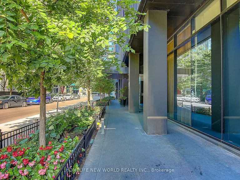 101 Charles St E #610 — Photo 3