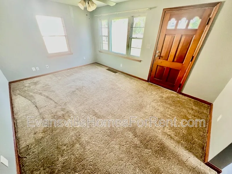 2 bed, 1.0 bath, $1,100 — Photo 2