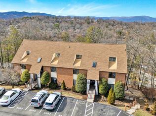 3347 Forest Ct, Roanoke, VA 24018