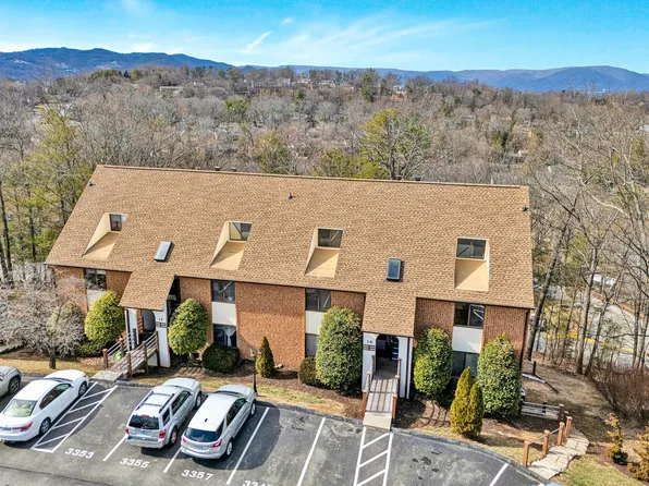 3347 Forest Ct, Roanoke, VA 24018