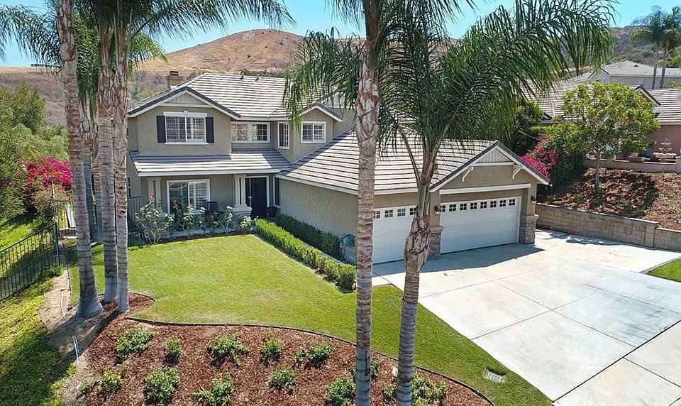 1st image of 2622 Surrey Dr