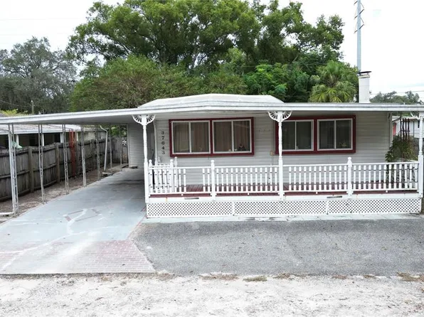 37643 May Ln, Zephyrhills, FL 33541