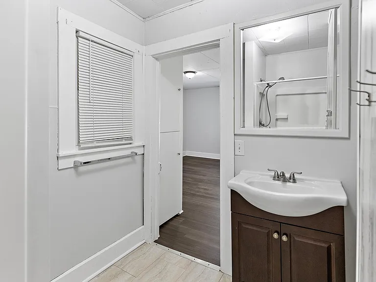 20 E 10th Ave #B — Photo 15
