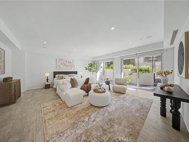 9459 Beverly Crest Dr — Photo 17