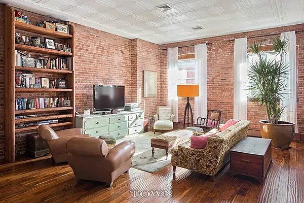 Rented by Town Residential | media 27