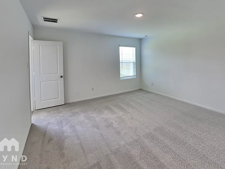 922 Lago Laceno Ln — Photo 5