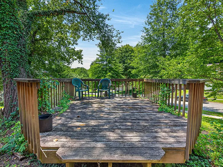 8801 Monmouth Dr — Photo 9