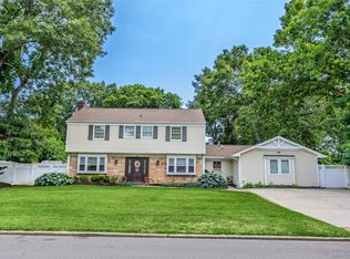 6 Stratton Lane, Stony Brook, NY 11790