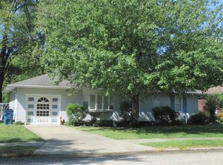 1203 N Robb St, Robinson, IL 62454