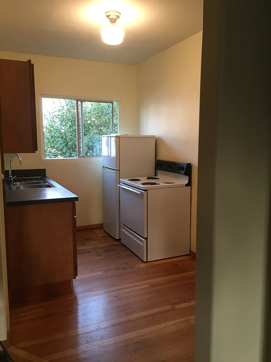 Building Photo - 3804 N Haight Ave #8