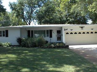 421 Sweezy St, Halstead, KS 67056