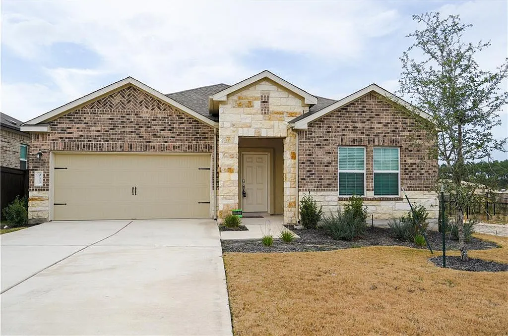 4 bed, 3.0 bath, 2356 sqft, $2,350 — Photo 1