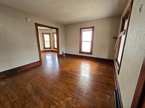 2nd image of 1014 Arlington Ct