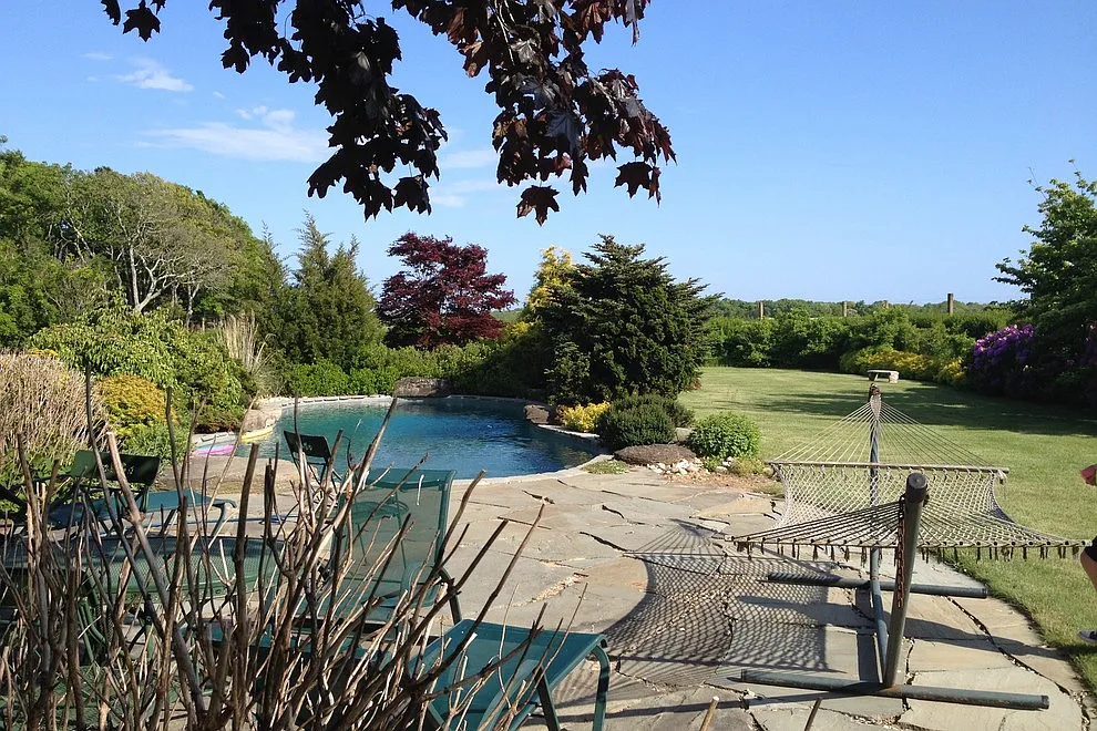 Soothing Views in Water Mill — Photo 4
