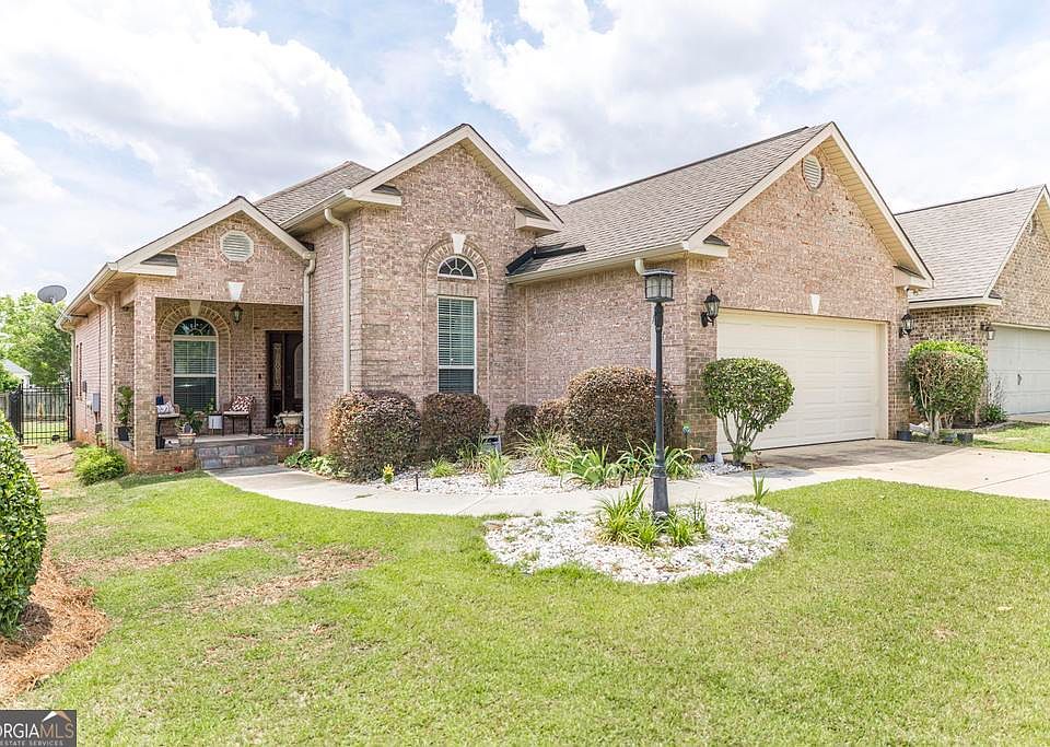 1st image of 504 Eagle Springs Dr