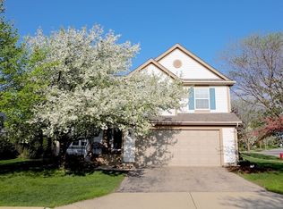 21 Locust Ct, South Elgin, IL 60177