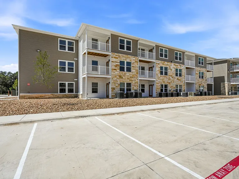 Cedar Bluff Apartments — Photo 11