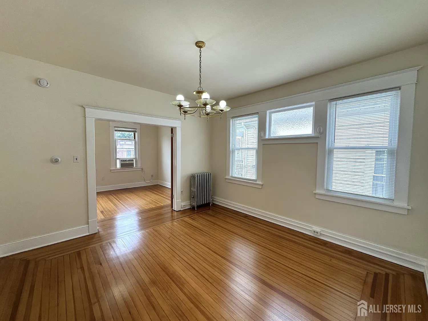 2 bed, 1.0 bath, $2,200 — Photo 2