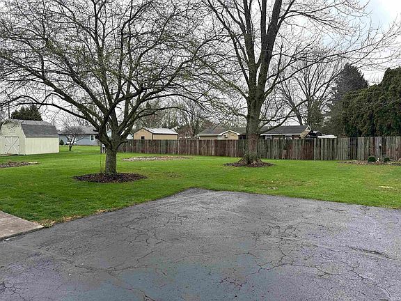 5th image of 1112 Orchard Circle Dr