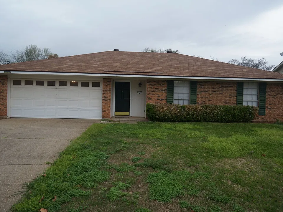 114 Napoleon Dr