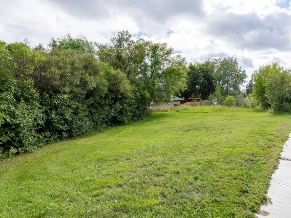 5303 60th St, Red Deer, AB T4N 2P1