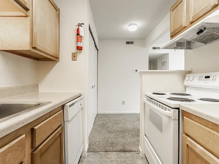 Polo Run Apartments — Photo 10