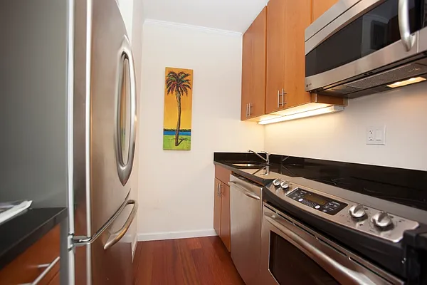 Sold by LG Fairmont Group | media 22