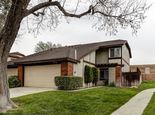 16840 Shinedale Dr, Santa Clarita, CA 91387