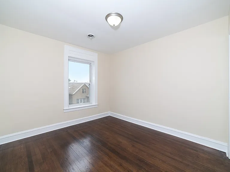 3081 S Lock St #2F — Photo 5