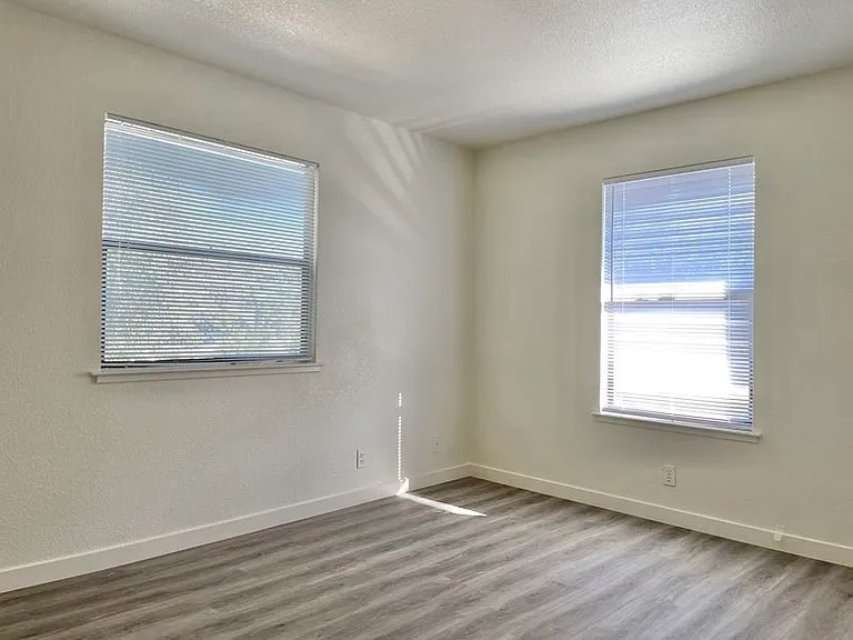 331 S Jefferson St #5 — Photo 5