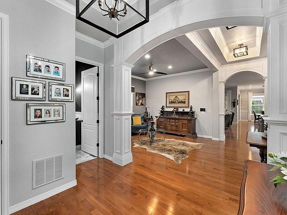 4th image of 2038 Vineyard Dr