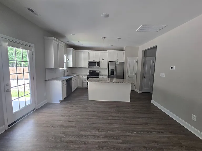 916 Stevens St — Photo 11