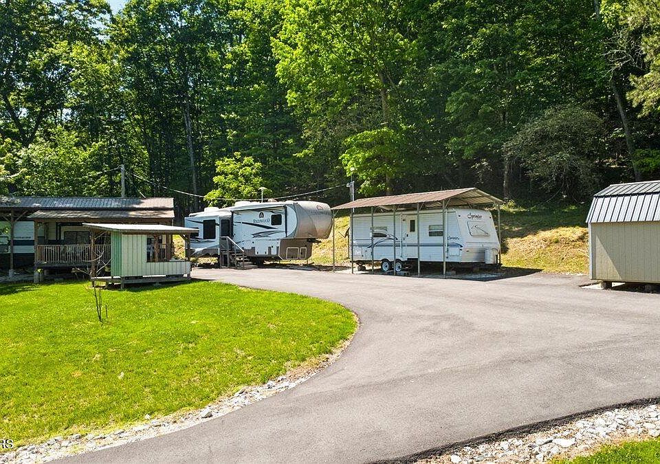 54th image of 542 Whitman Hollow Rd