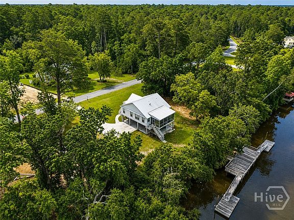 4th image of 425 Tideland Drive
