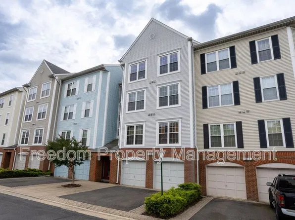279 S Pickett St APT 301, Alexandria, VA 22304