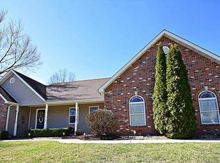 12 Forest Dr, Maryville, IL