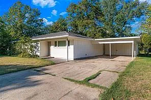 3 bed, 2.0 bath, 2020 sqft, $2,400 — Photo 2